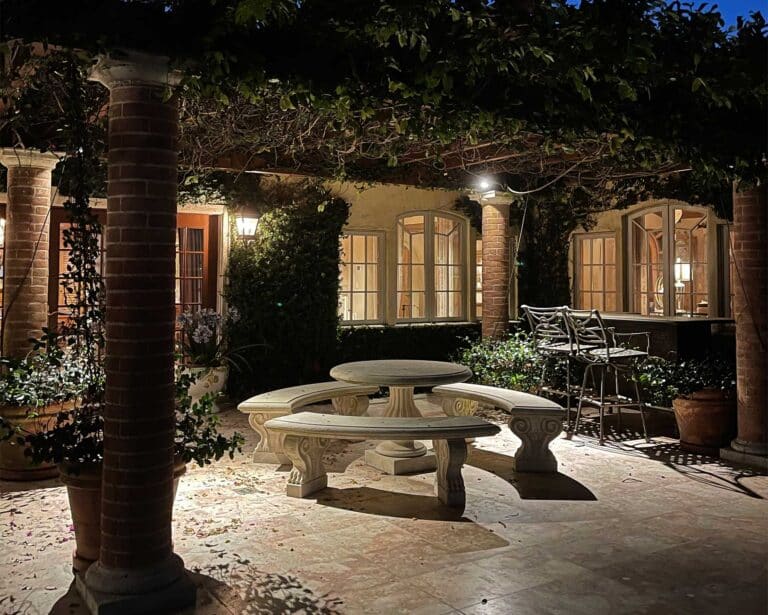 Transform Your Backyard into a Nighttime Oasis: Essential Outdoor Lighting Tips